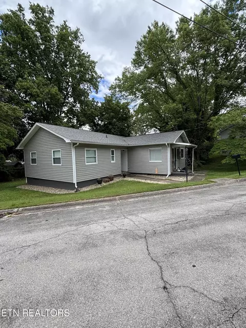 107 Porter Rd, Oak Ridge, TN 37830