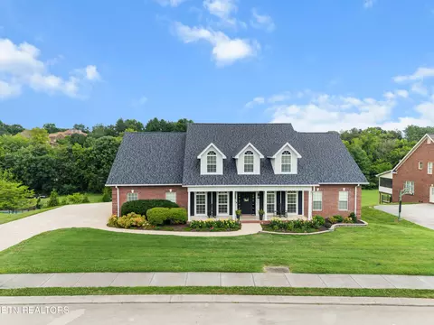 2225 Monticello Dr, Maryville, TN 37803