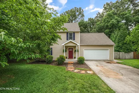 8304 Clearwater Ct, Knoxville, TN 37923
