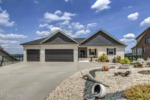 205 Waters Edge Way, Lenoir City, TN 37771