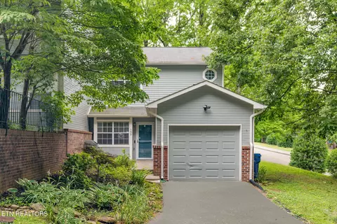 804 Olde Pioneer Tr, Knoxville, TN 37923