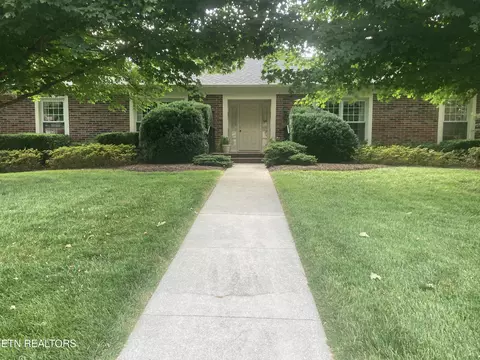 725 Kempton Rd, Knoxville, TN 37909