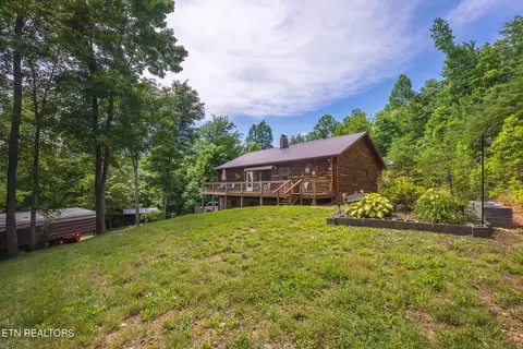 2733 Rackum Rd, Thorn Hill, TN 37881