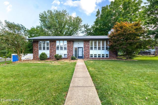 9000 Stately Cir, Knoxville, TN 37923