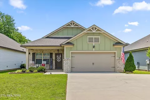 8242 Roy Ln, Ooltewah, TN 37363
