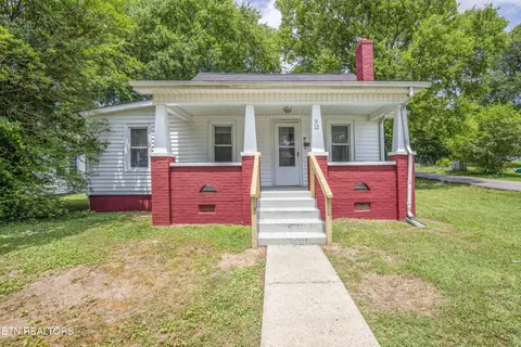 912 Medaris St, Clinton, TN 37716