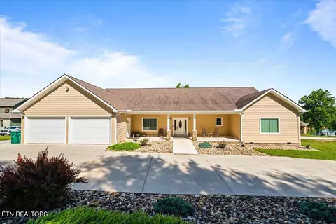 1380 E Norris Point Rd, La Follette, TN 37766