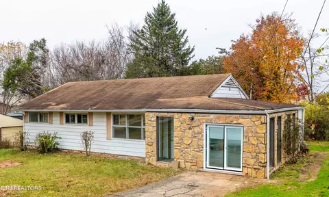 4520 Nicholas Rd, Knoxville, TN 37912