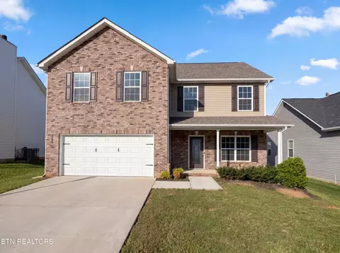 1611 Blackbird Dr, Maryville, TN 37803