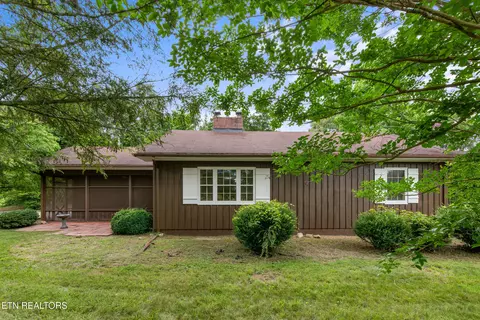 541 Big Springs Dr, Mosheim, TN 37818