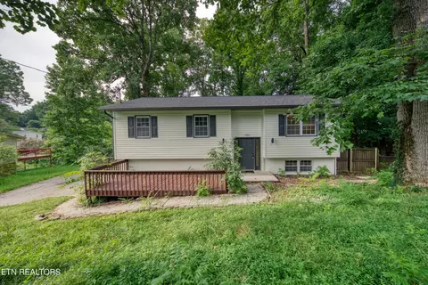 355 Walnut Valley Rd, Clinton, TN 37716