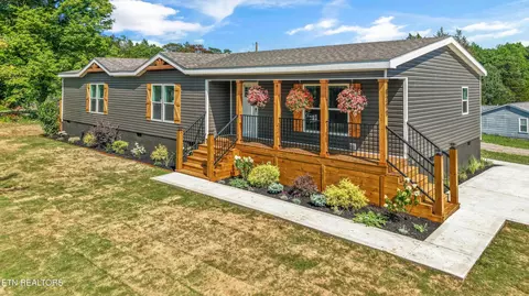8200 Burnell Ln, Knoxville, TN 37920