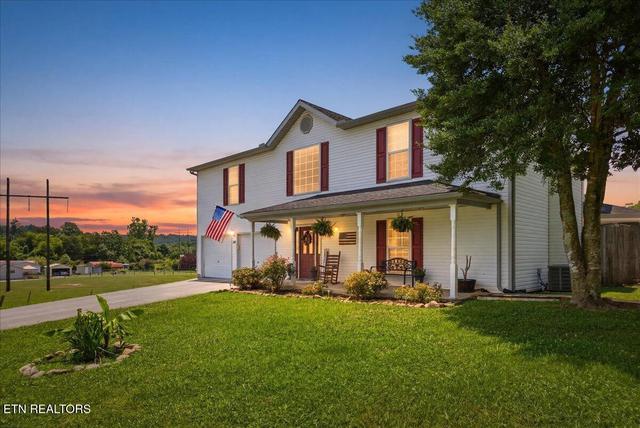 146 Crescent Ln, Jacksboro, TN 37757