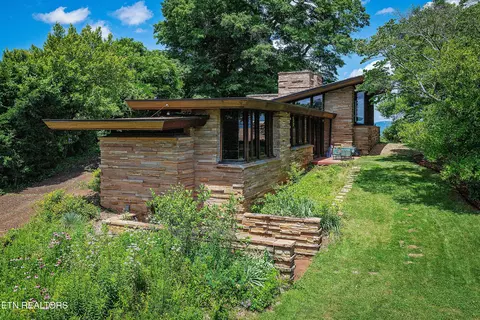 334 N Crest Rd, Chattanooga, TN 37404
