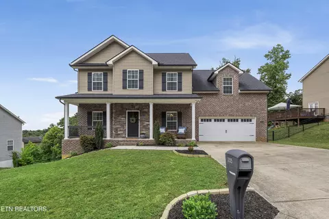 3055 Oakwood Hills Ln, Knoxville, TN 37931