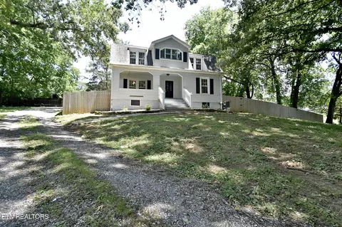 112 S 5th St, Maryville, TN 37804