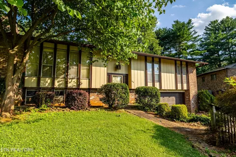 936 Devon Cir, Maryville, TN 37804