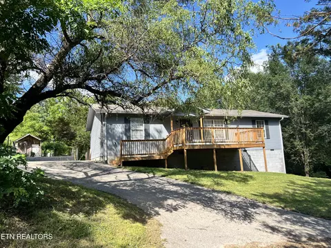 1455 Davis Chapel Rd, La Follette, TN 37766