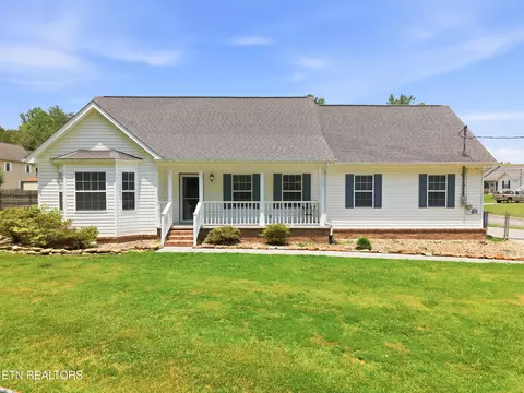 105 Aspen Ln, Oliver Springs, TN 37840