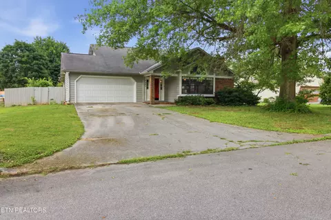 1341 Carowinds Cir, Maryville, TN 37803