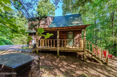 2323 Summer Ln, Sevierville, TN 37876