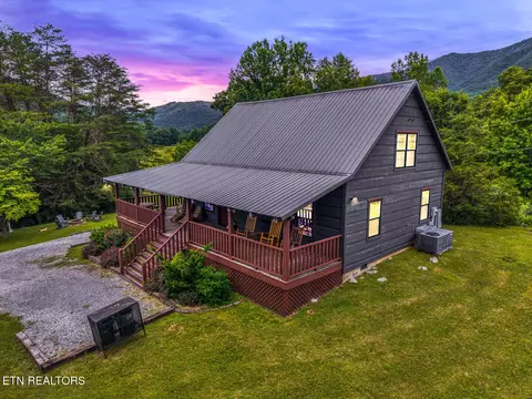 125133 Westwing Cave Rd, Townsend, TN 37882