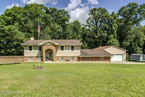 145 Van Stowe Rd, Harriman, TN 37748
