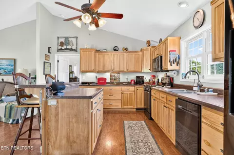 Kitchen - 1252 Shellotte Loop, Pall Mall, TN 38577 photo 3 of 4
