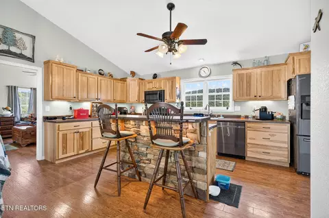 Kitchen - 1252 Shellotte Loop, Pall Mall, TN 38577 photo 2 of 4