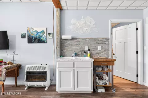 Kitchen - 1252 Shellotte Loop, Pall Mall, TN 38577 photo 4 of 4