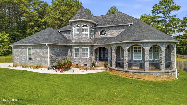 1712 Grand Pine Pt, Maryville, TN 37801