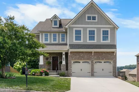 10850 Hunters Knoll Ln, Knoxville, TN 37932