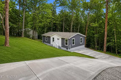 6504 Milroy Ln, Knoxville, TN 37918