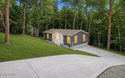 6504 Milroy Ln, Knoxville, TN 37918