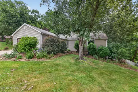 10225 Birch Hill Ln, Knoxville, TN 37932