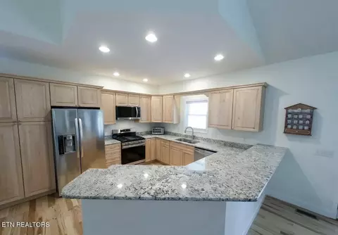 Kitchen - 413 Chippewa Ln, Rutledge, TN 37861 photo 2 of 3