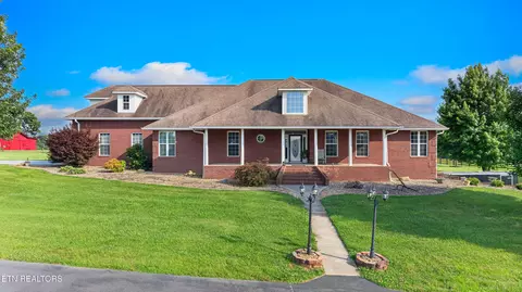 670 Burchfield Rd, Dandridge, TN 37725