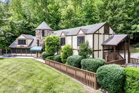 3950 Castle Rd, Gatlinburg, TN 37738