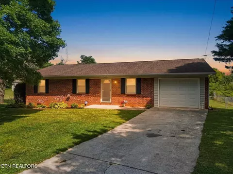 3008 Pleasant View Ave, Maryville, TN 37803