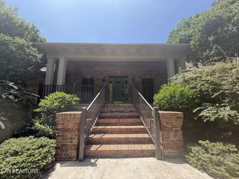 1817 Peppertree Dr, Alcoa, TN 37701