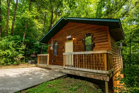 2036 Ridge Rd #14, Pigeon Forge, TN 37863