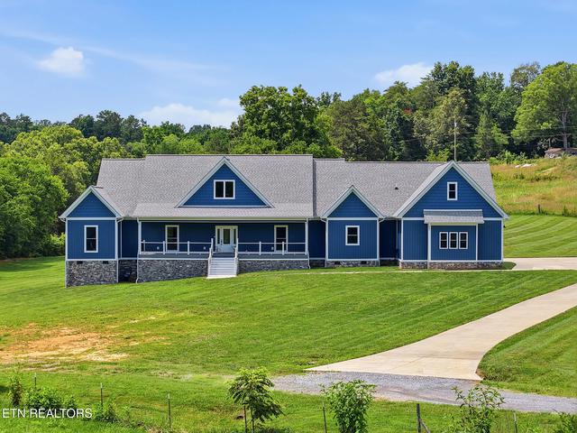 641 Zirkle Rd, Dandridge, TN 37725