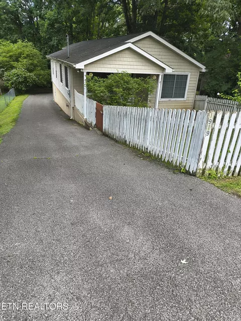 1919 Shasta Rd, Maryville, TN 37801