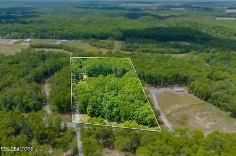 833 Little Hurricane Ln, Monterey, TN 38574