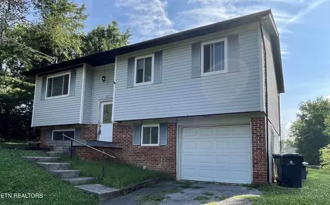 6201 Robin Heights Dr, Knoxville, TN 37921