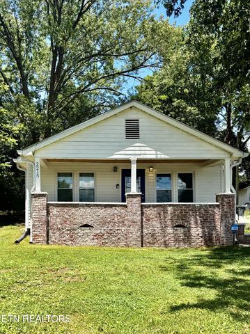 2215 Morningside Dr, Morristown, TN 37814
