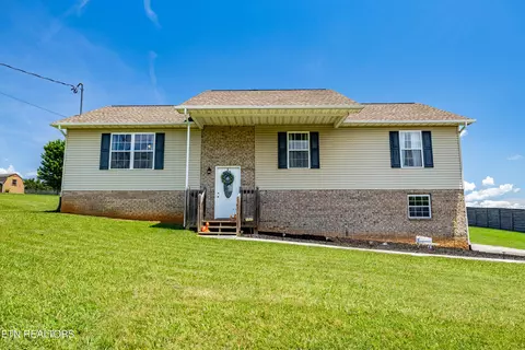 157 Ridgefield Dr, Dandridge, TN 37725
