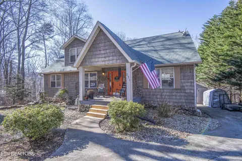 231 Mountain Lake Dr, Rocky Top, TN 37769