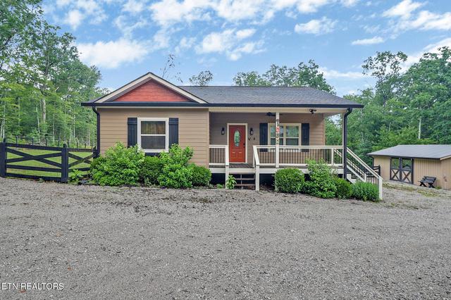 1060 Spruce Creek Dr, Jamestown, TN 38556