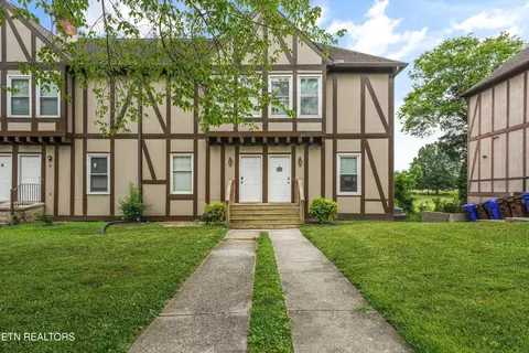 105 Arcadia Ln #D, Oak Ridge, TN 37830